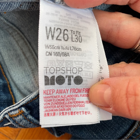 Topshop Moto Dree Cropped Blue Jeans with Frayed Hem - Picture 8 of 9